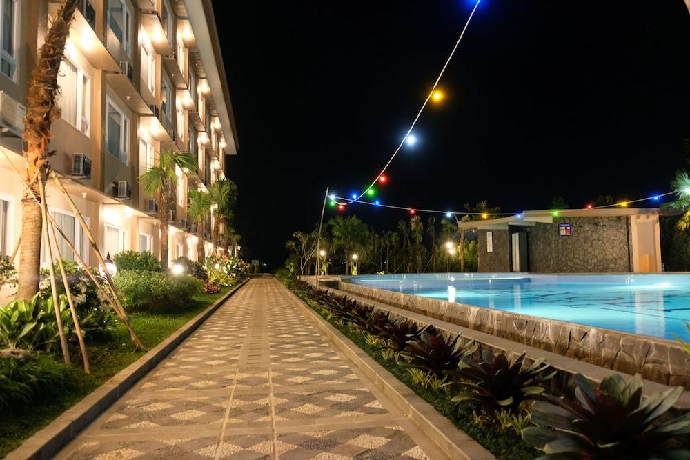 Mexolie Hotel Kebumen Εξωτερικό φωτογραφία