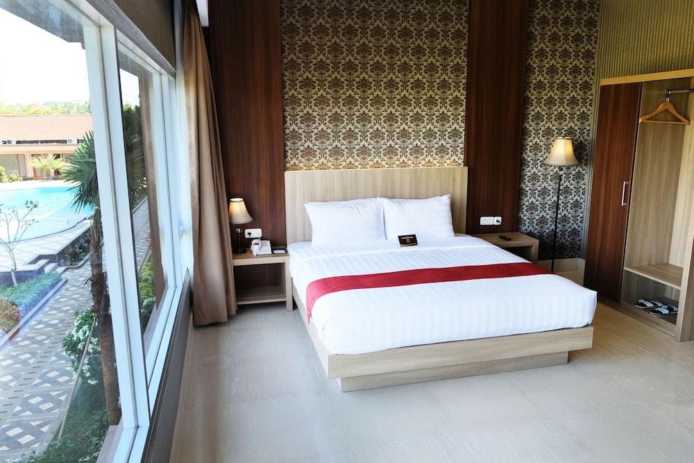 Mexolie Hotel Kebumen Εξωτερικό φωτογραφία