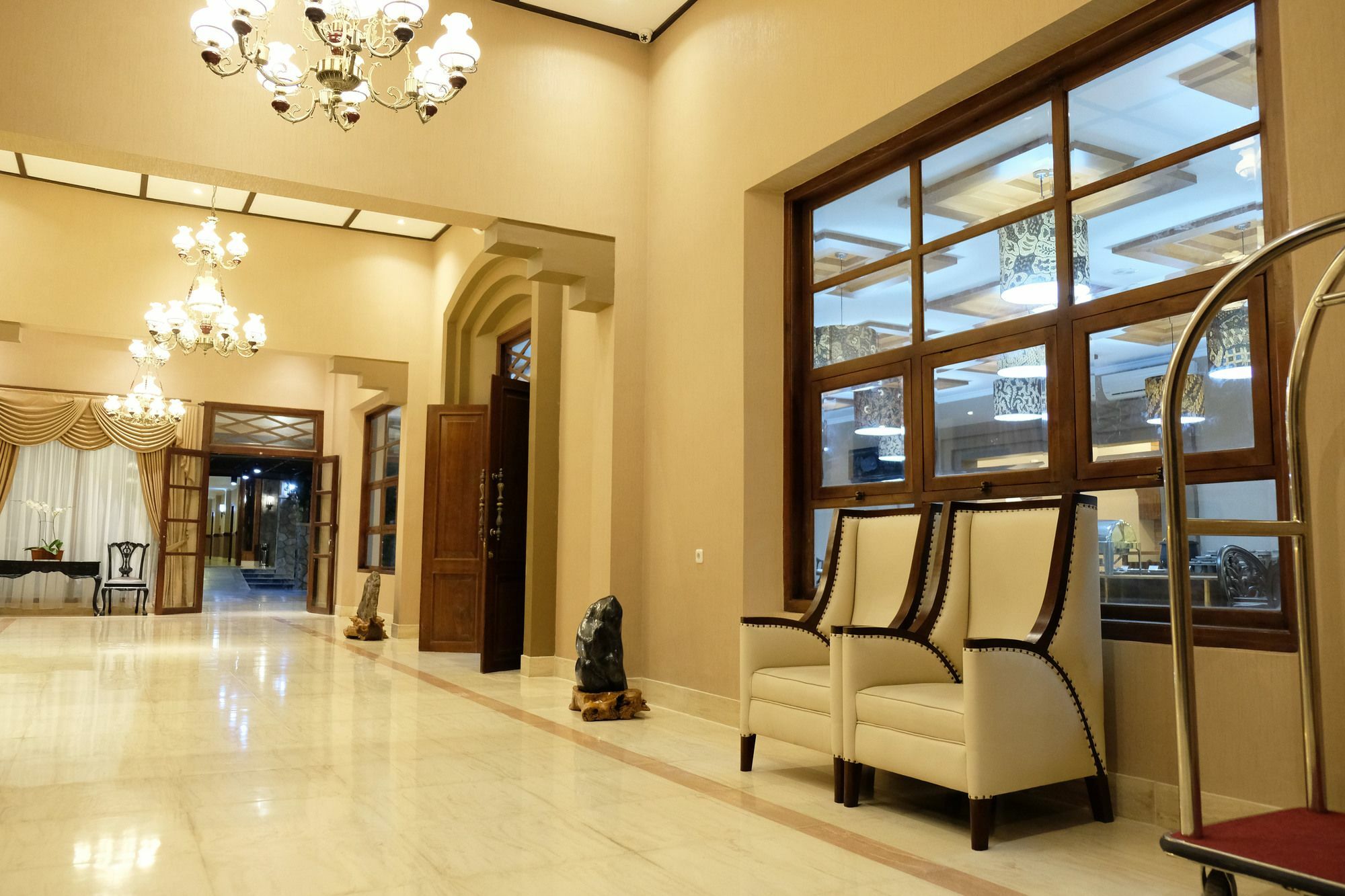 Mexolie Hotel Kebumen Εξωτερικό φωτογραφία